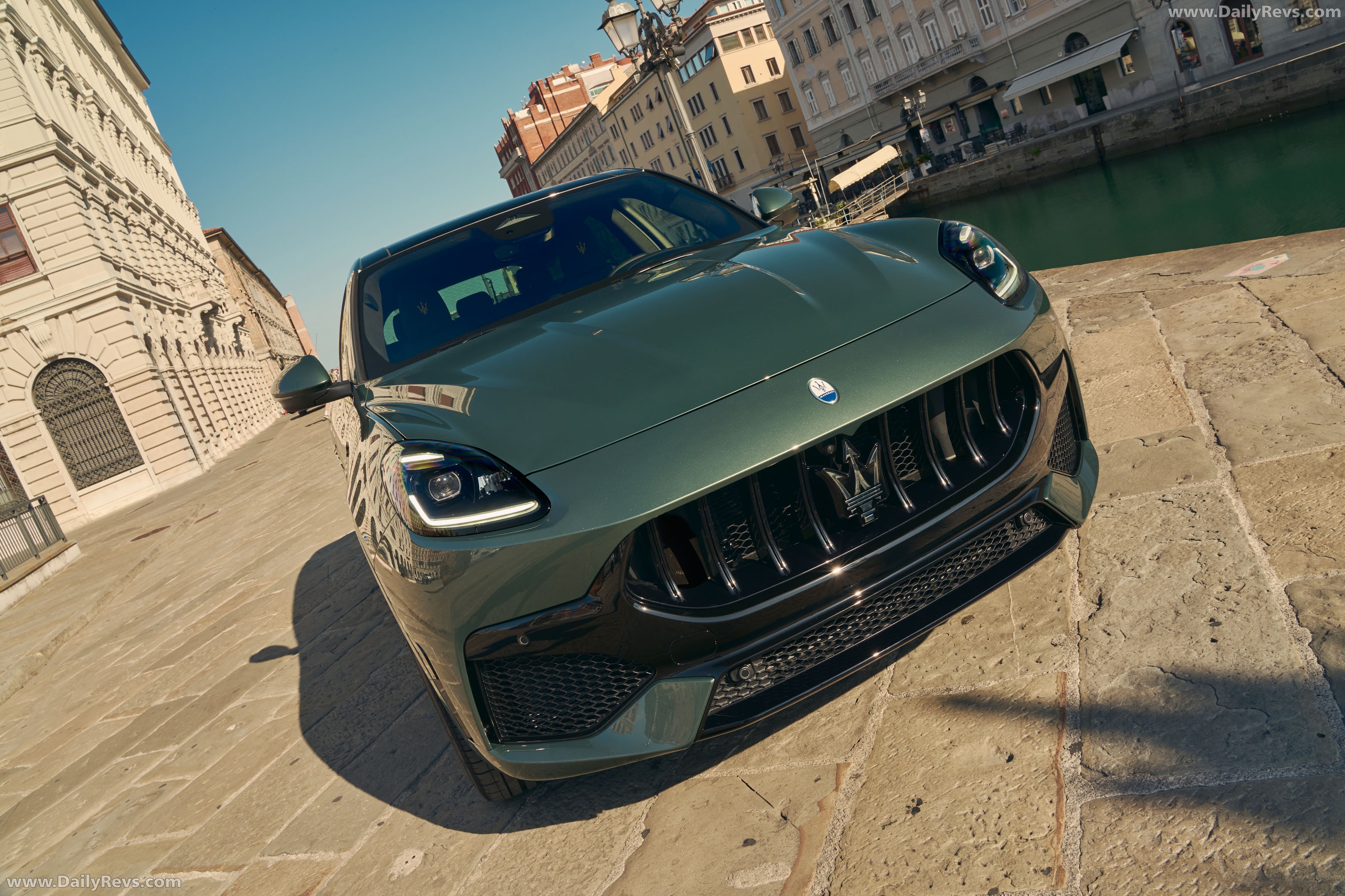 Image of Grecale Modena V6 Verde Royale